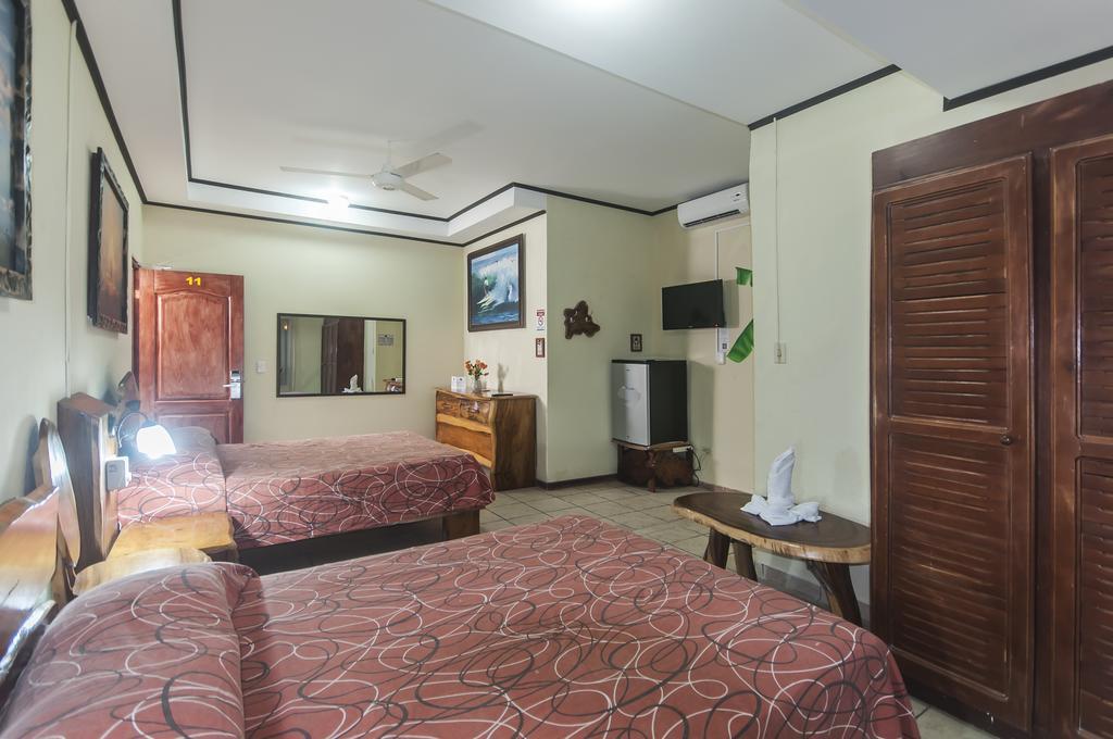 Cadillac Rock Beach Hotel 자코 객실 사진
